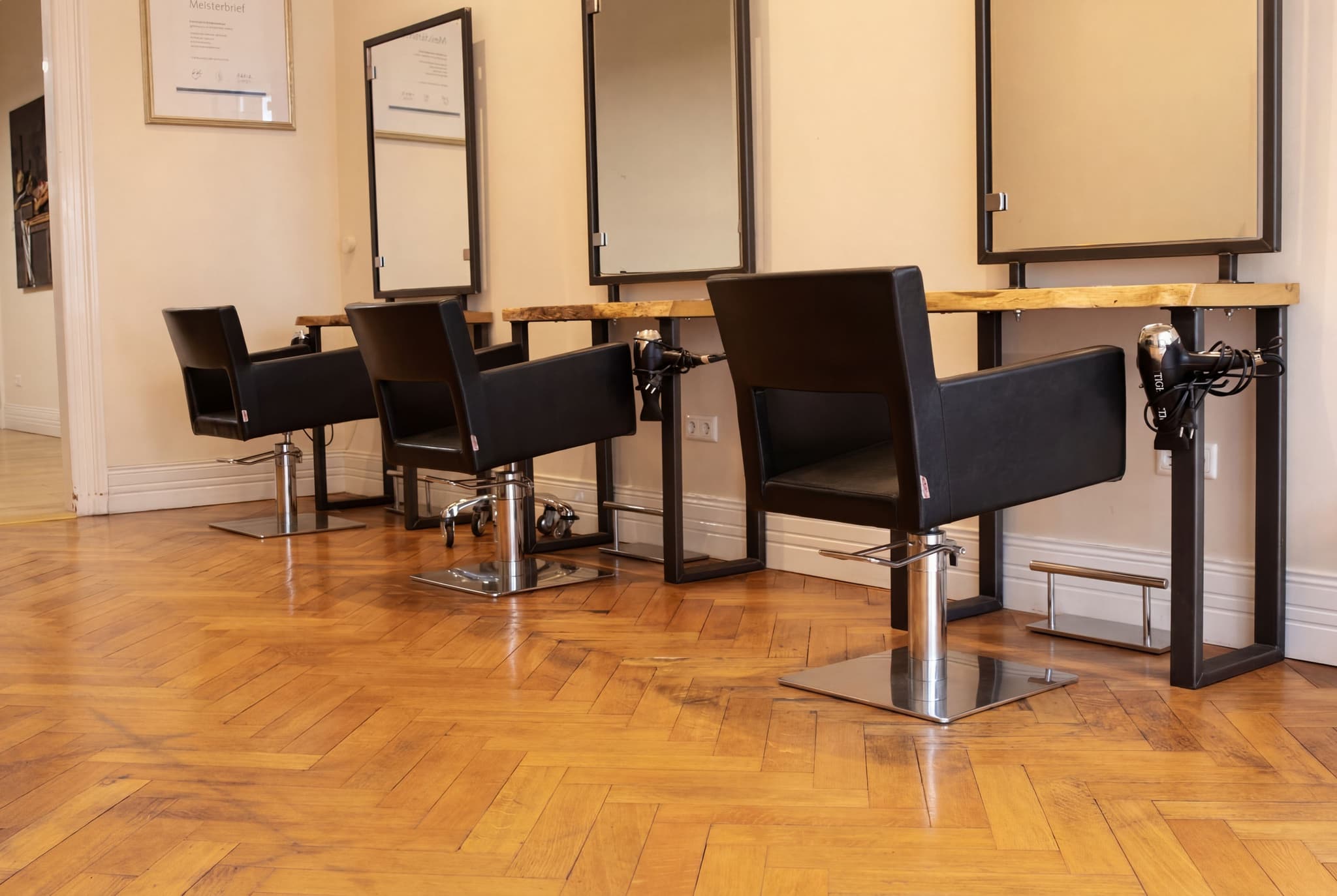 AMARA Salon Frankfurt - Professional hairstyling, Image 2